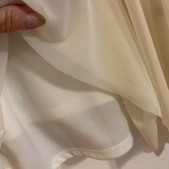 EST. 1946 size XL sleeveless top with bling around the front neck - Picture 5 of 7